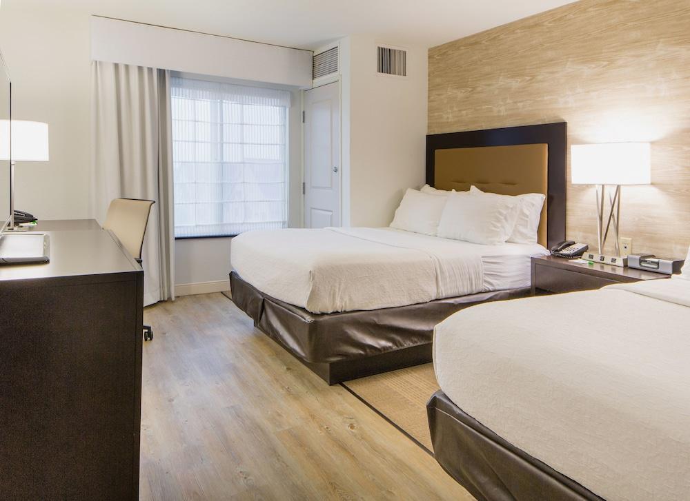 Holiday Inn Hotel & Suites Bloomington Airport By Ihg Dış mekan fotoğraf
