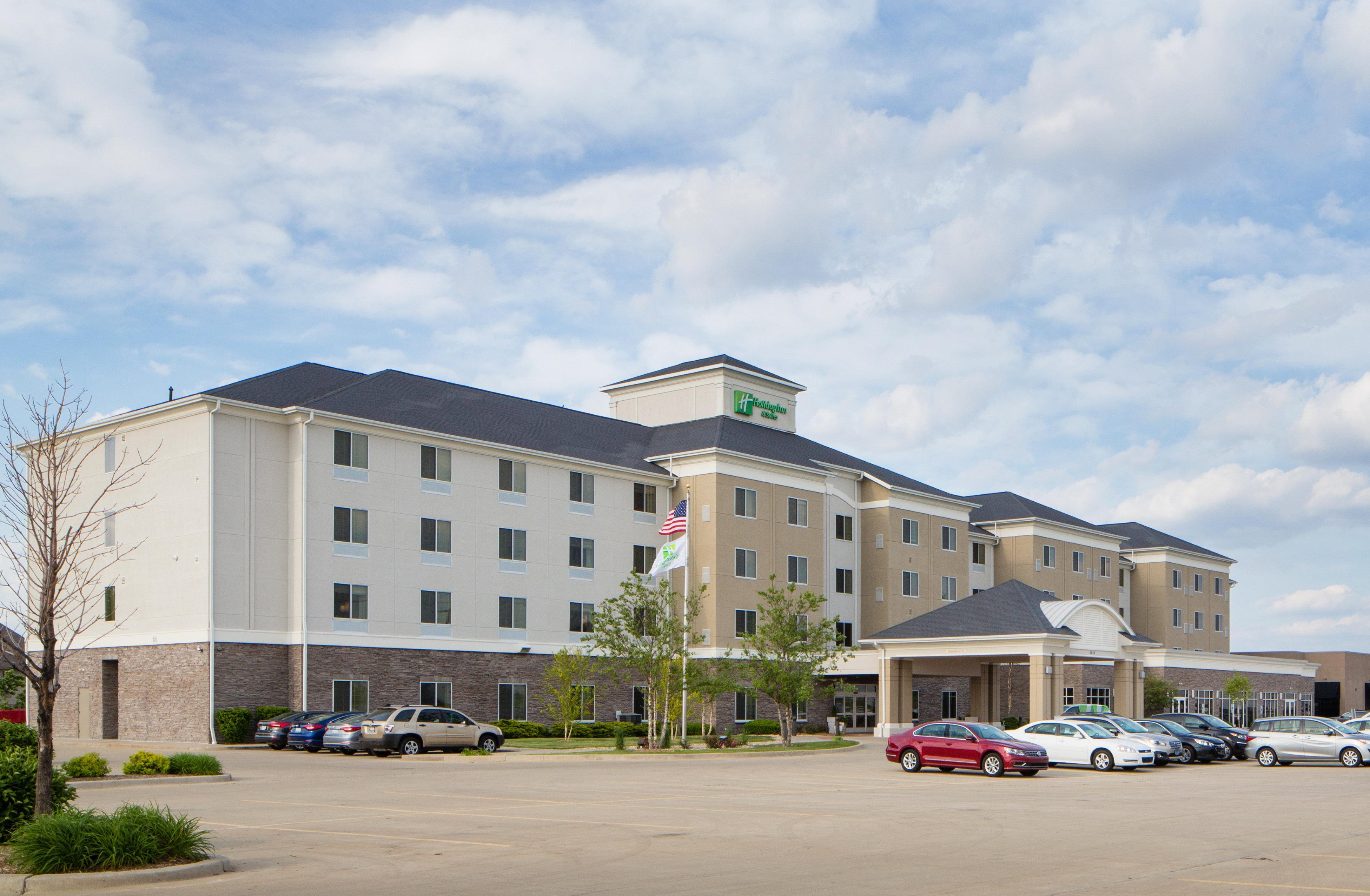 Holiday Inn Hotel & Suites Bloomington Airport By Ihg Dış mekan fotoğraf