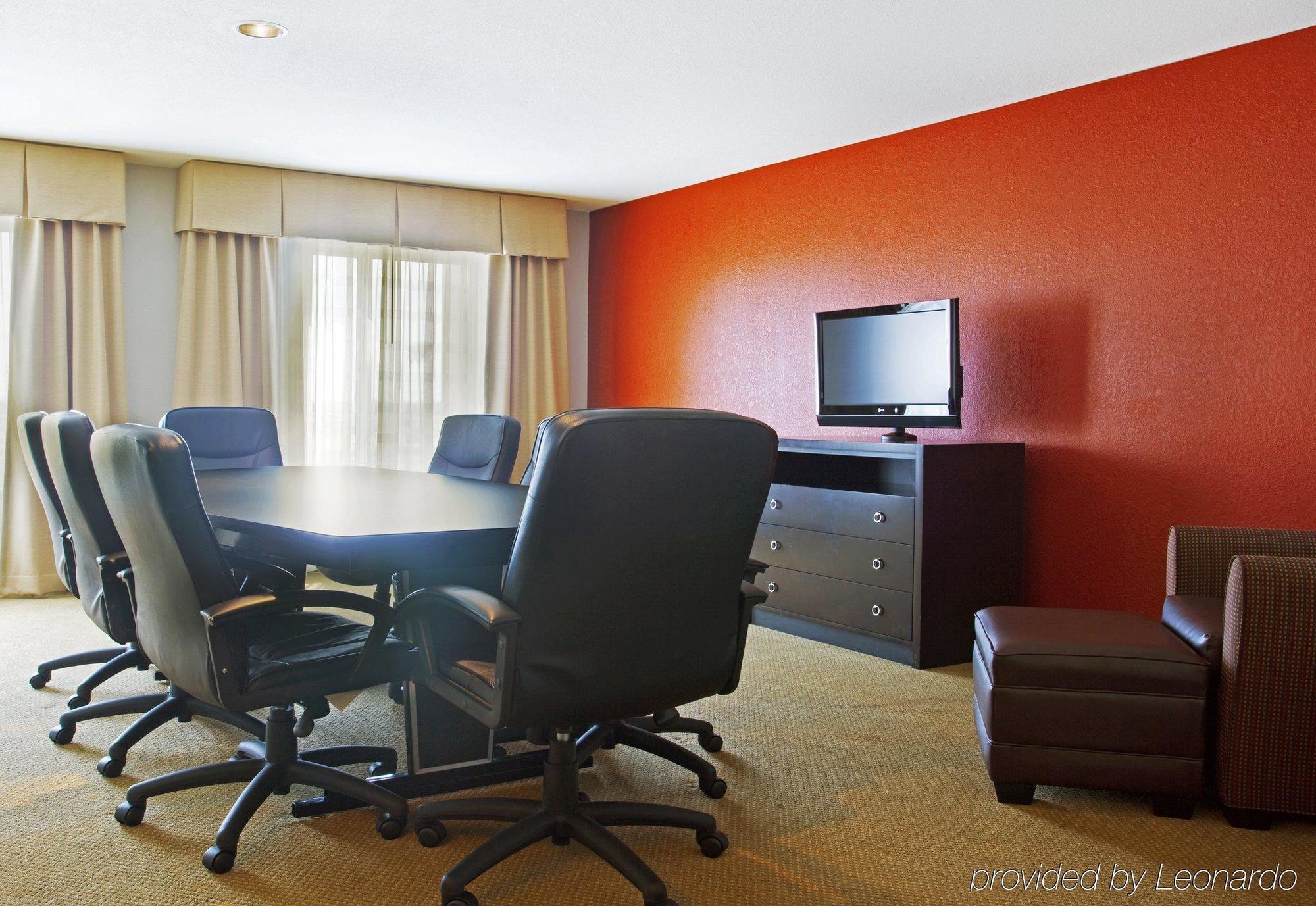 Holiday Inn Hotel & Suites Bloomington Airport By Ihg Konforlar fotoğraf